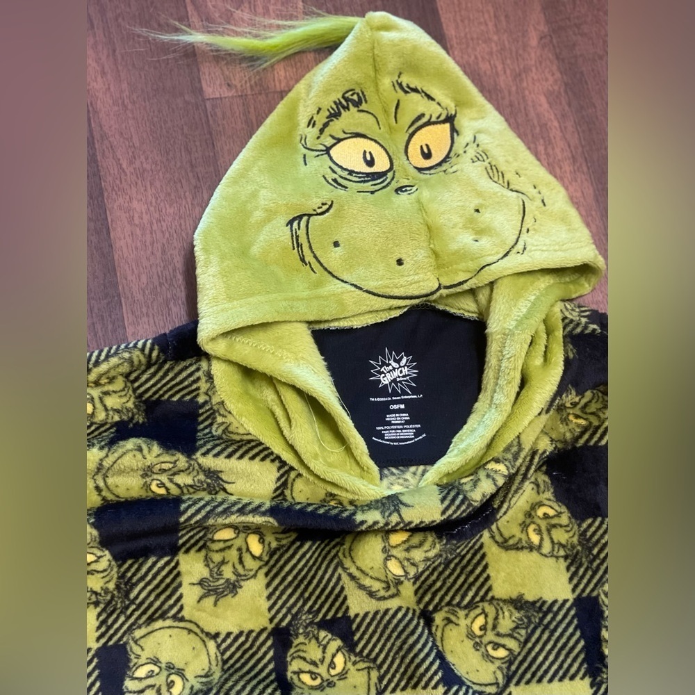 The grinch
Green and Black Pajama Bottoms for Cozy Comfort - Picture 5 of 5